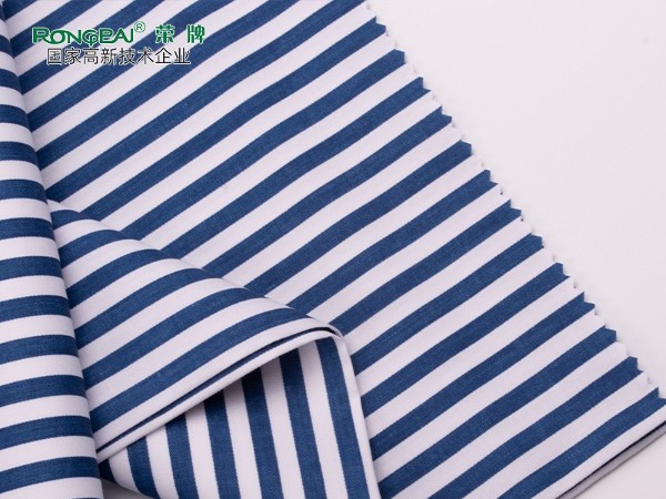 C40/133X72纯棉0.5CM蓝白条印花医护面料